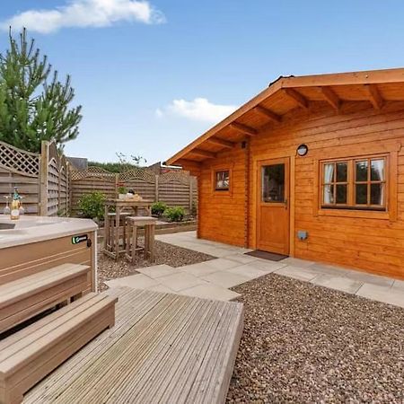 Lochinvar - Clydesdale Log Cabin With Hot Tub 艾尔德里 外观 照片